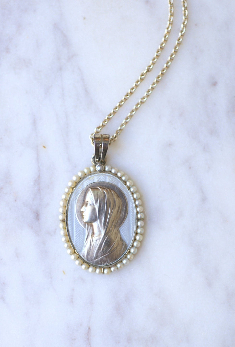 Art Deco religious medal in white gold, mother-of-pearl and pearls - Penelope Gallery