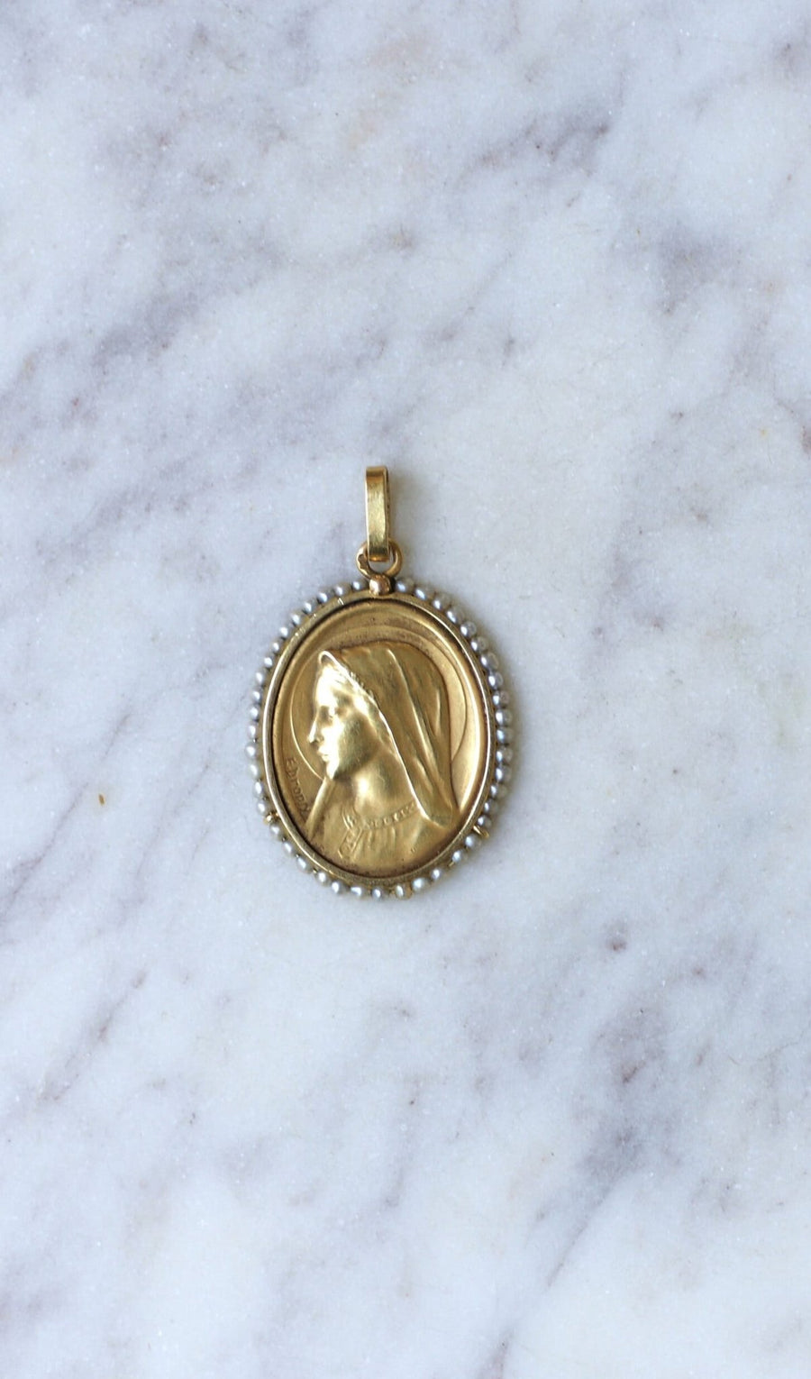 Virgin Mary gold medal with pearls - Galerie Pénélope