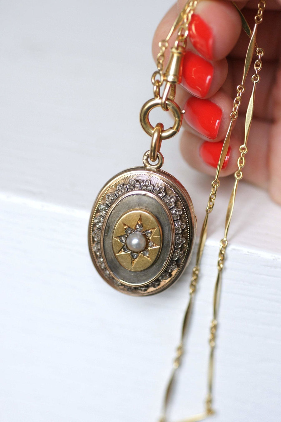 Antique gold, silver and diamond medallion - Galerie Pénélope