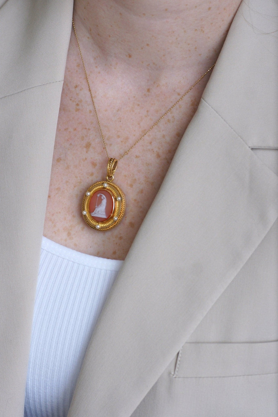 Agate and pearl cameo on yellow gold - Galerie Pénélope