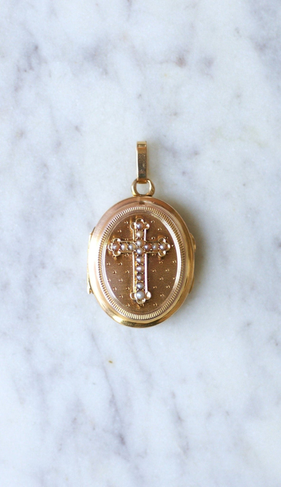 Cross opening medallion with pearls on gold - Galerie Pénélope