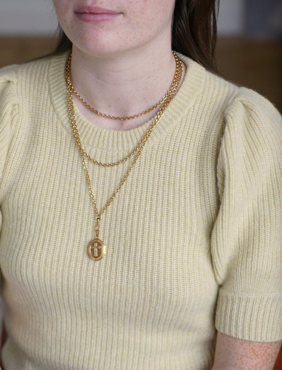 Cross opening medallion with pearls on gold - Galerie Pénélope