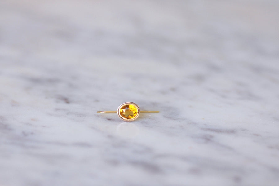 Mono earring yellow stone - Penelope Gallery