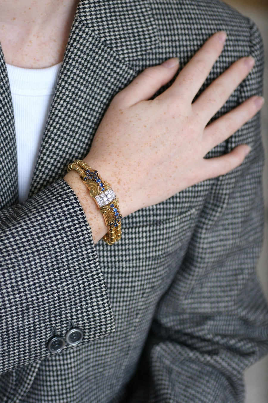 Verger Frères bracelet watch with sapphires and diamonds on gold - Galerie Pénélope