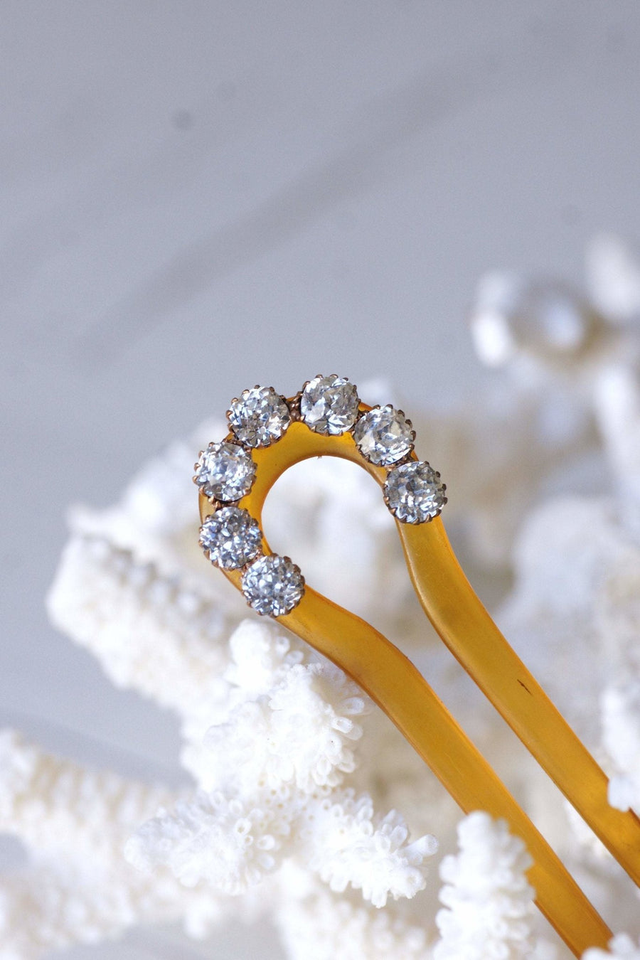 Victorian comb, hairpin, Rhine stones on horn - Galerie Pénélope