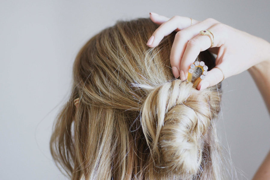 Victorian comb, hairpin, Rhine stones on horn - Galerie Pénélope