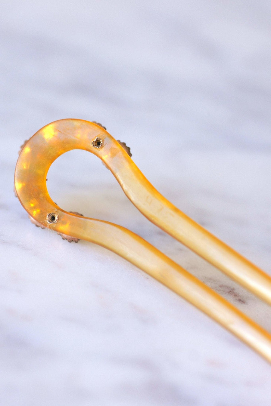 Victorian comb, hairpin, Rhine stones on horn - Galerie Pénélope