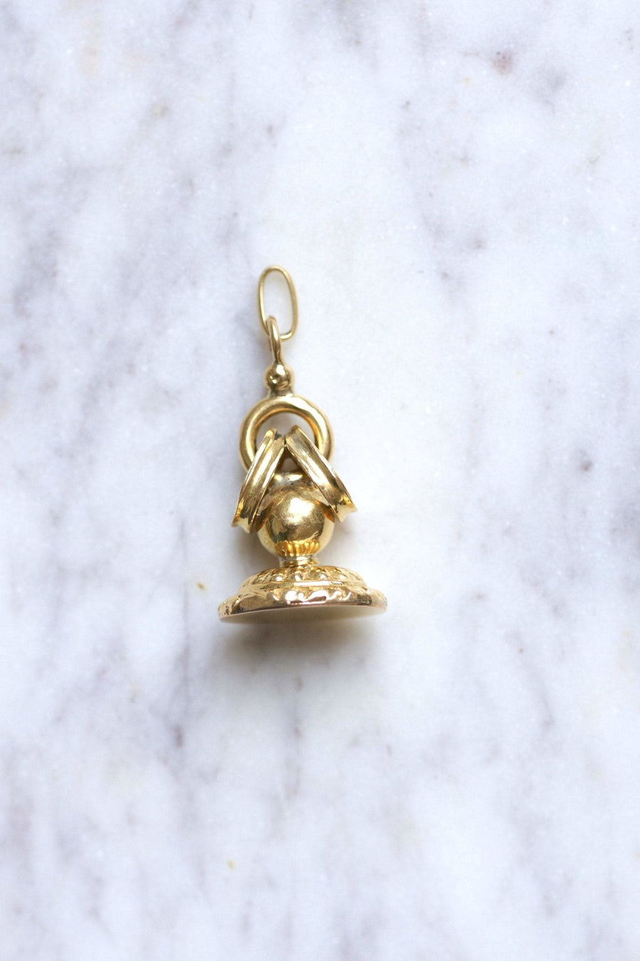 Antique Victorian Seal Pendant in Yellow Gold - Penelope Gallery