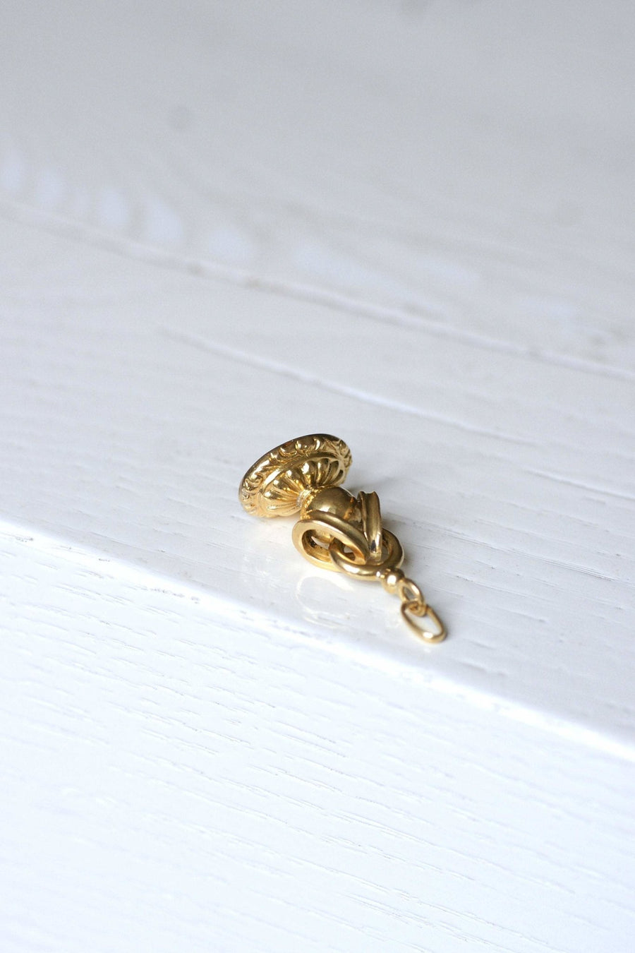 Antique Victorian Seal Pendant in Yellow Gold - Penelope Gallery