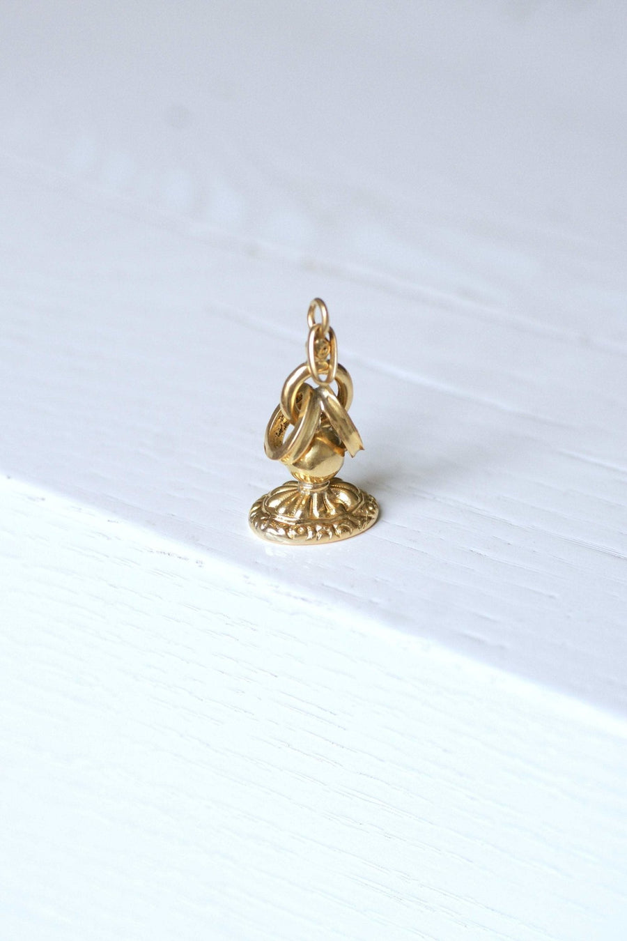 Antique Victorian Seal Pendant in Yellow Gold - Penelope Gallery
