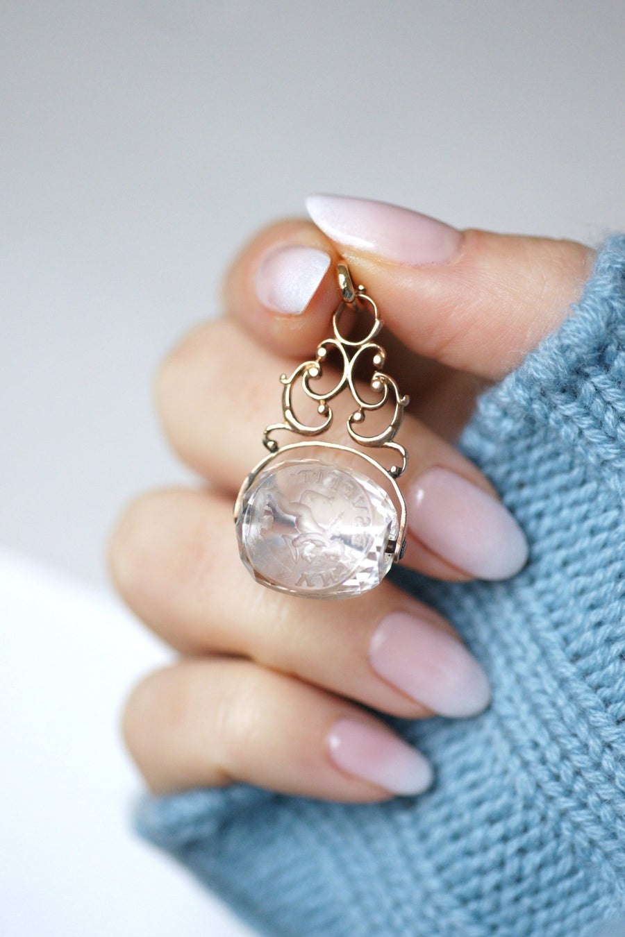 Antique pink gold and rock crystal swivel seal pendant - Galerie Pénélope