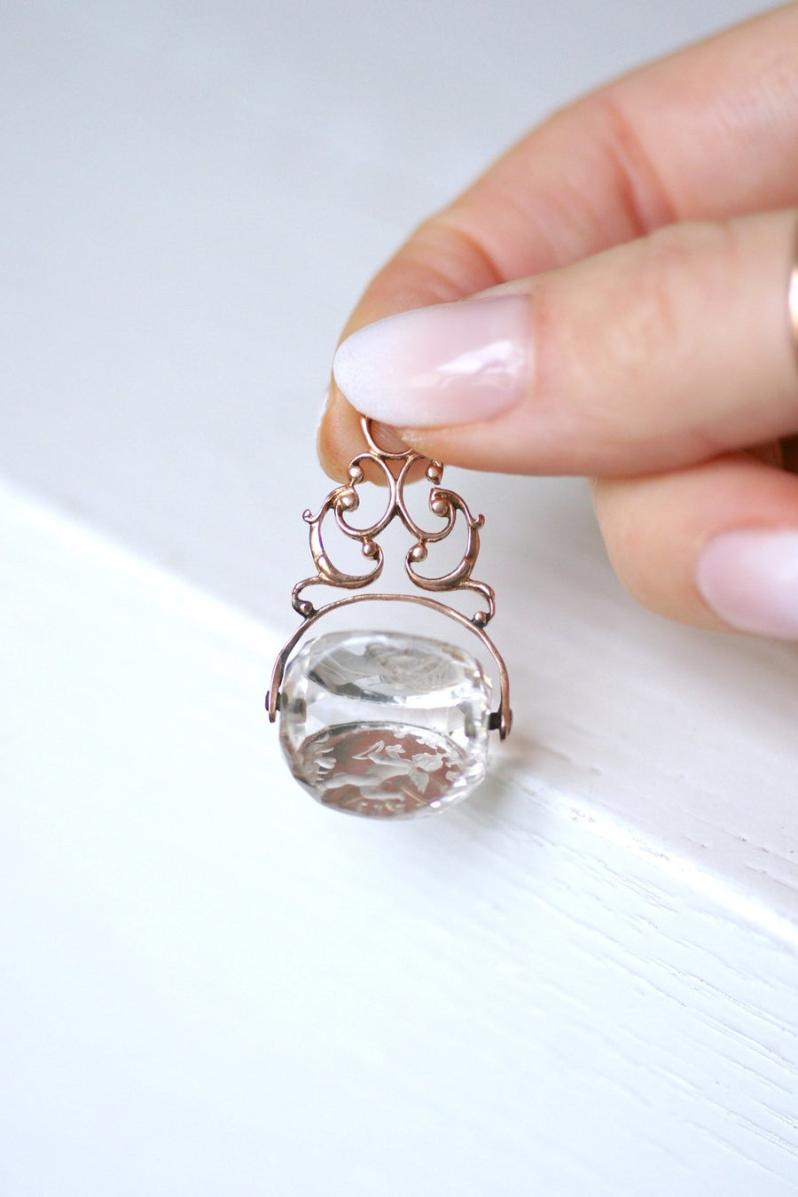 Antique pink gold and rock crystal swivel seal pendant - Galerie Pénélope