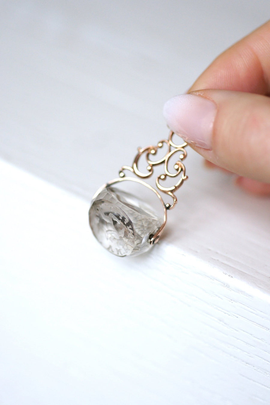 Antique pink gold and rock crystal swivel seal pendant - Galerie Pénélope