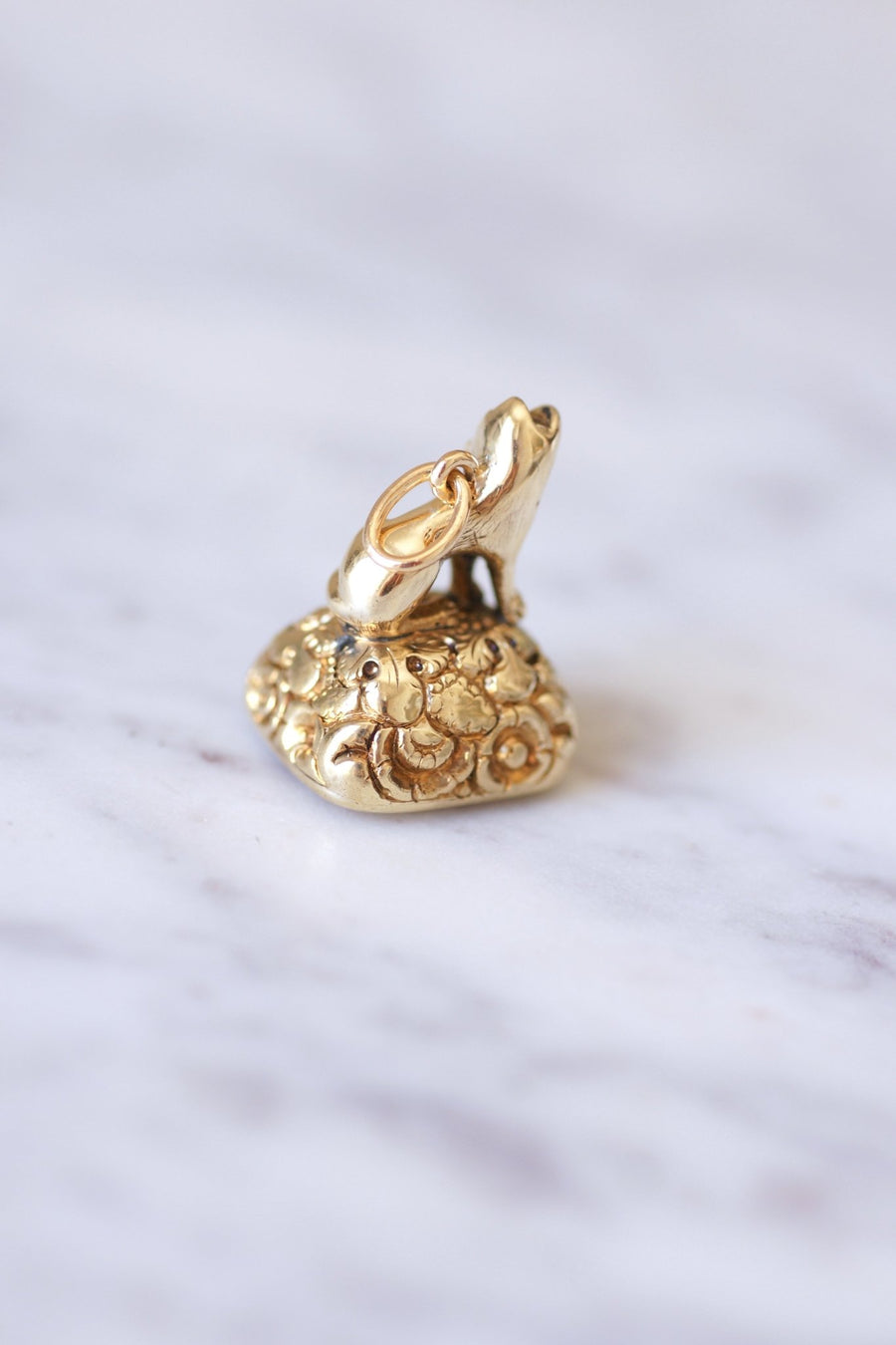Antique Fox seal gold pendant with sardony intaglio - Galerie Pénélope