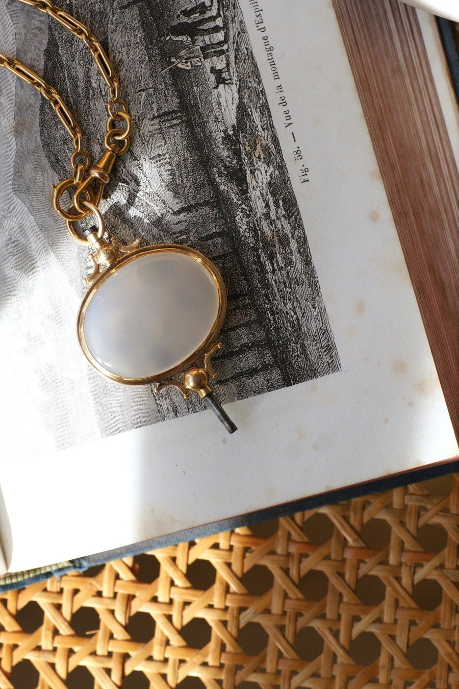 Chalcedony on gold watch key pendant - Galerie Pénélope