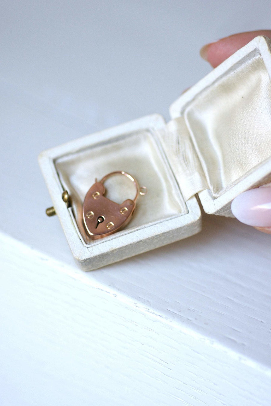 9Kt Rose Gold Antique Padlock Heart Pendant - Penelope Gallery