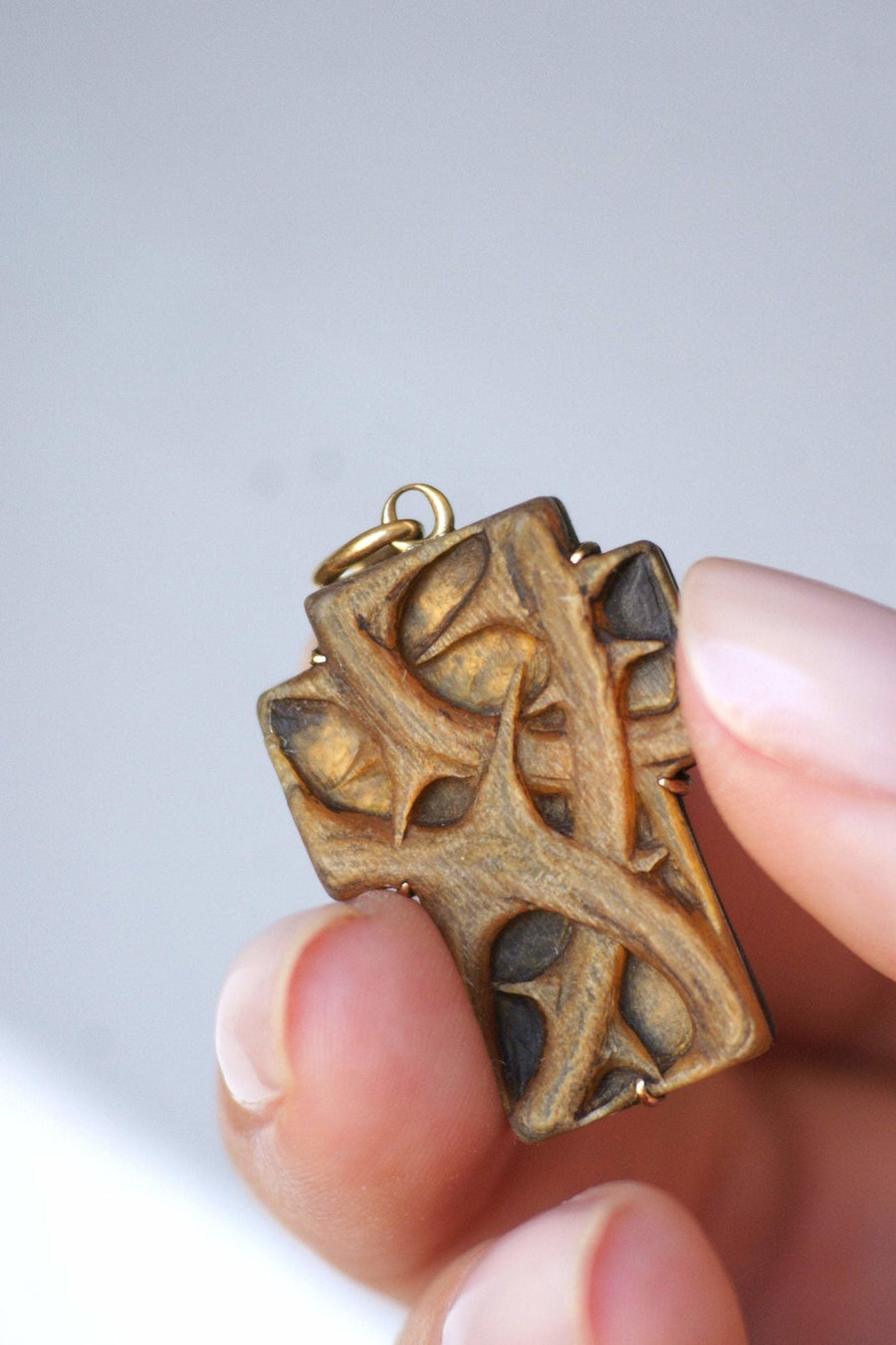 Art Nouveau gold and horn cross pendant, Circa 1910 - Penelope Gallery
