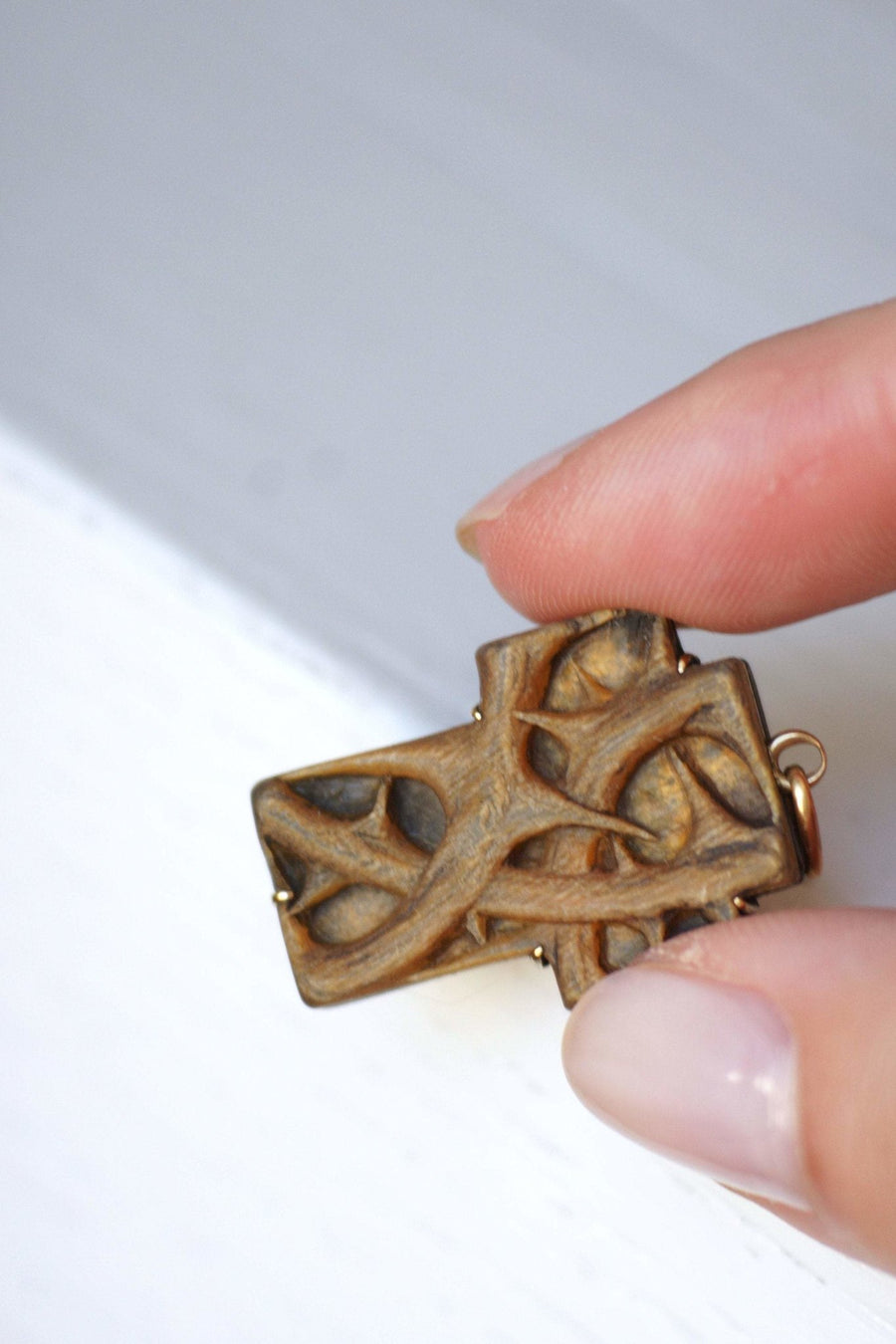 Art Nouveau gold and horn cross pendant, Circa 1910 - Penelope Gallery