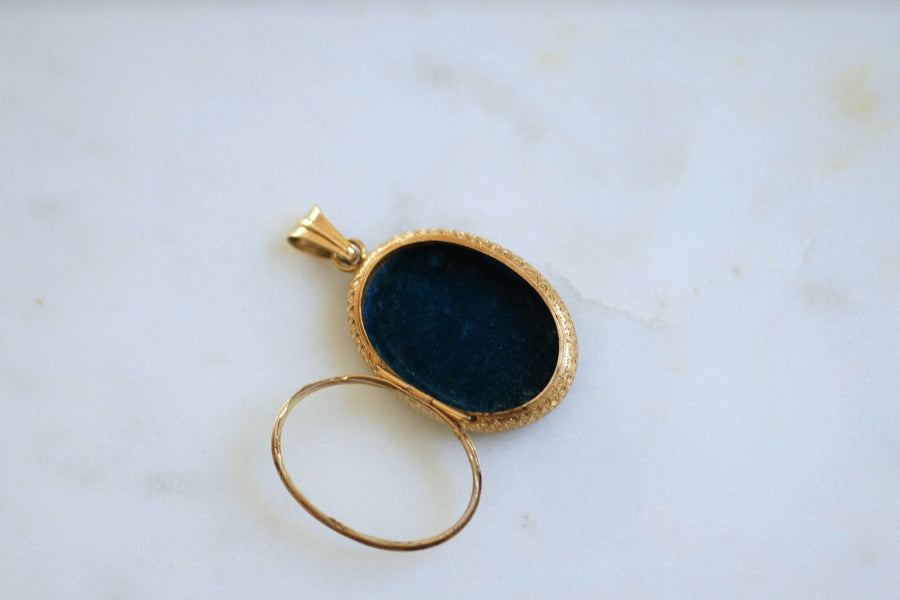 Antique gold, black enamel, pearl and diamond medallion pendant - Galerie Pénélope