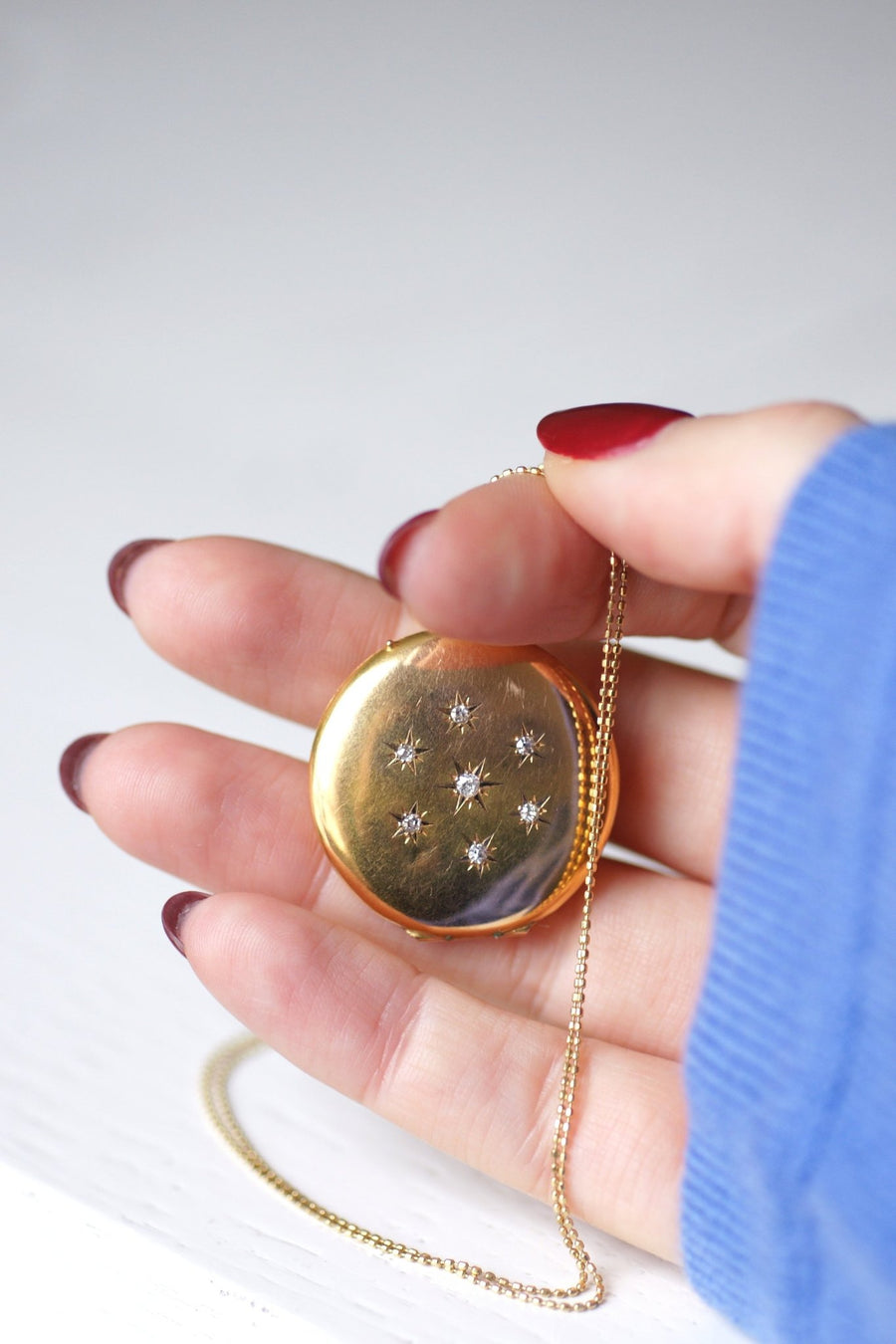Antique round medallion pendant in yellow gold and diamonds - Galerie Pénélope