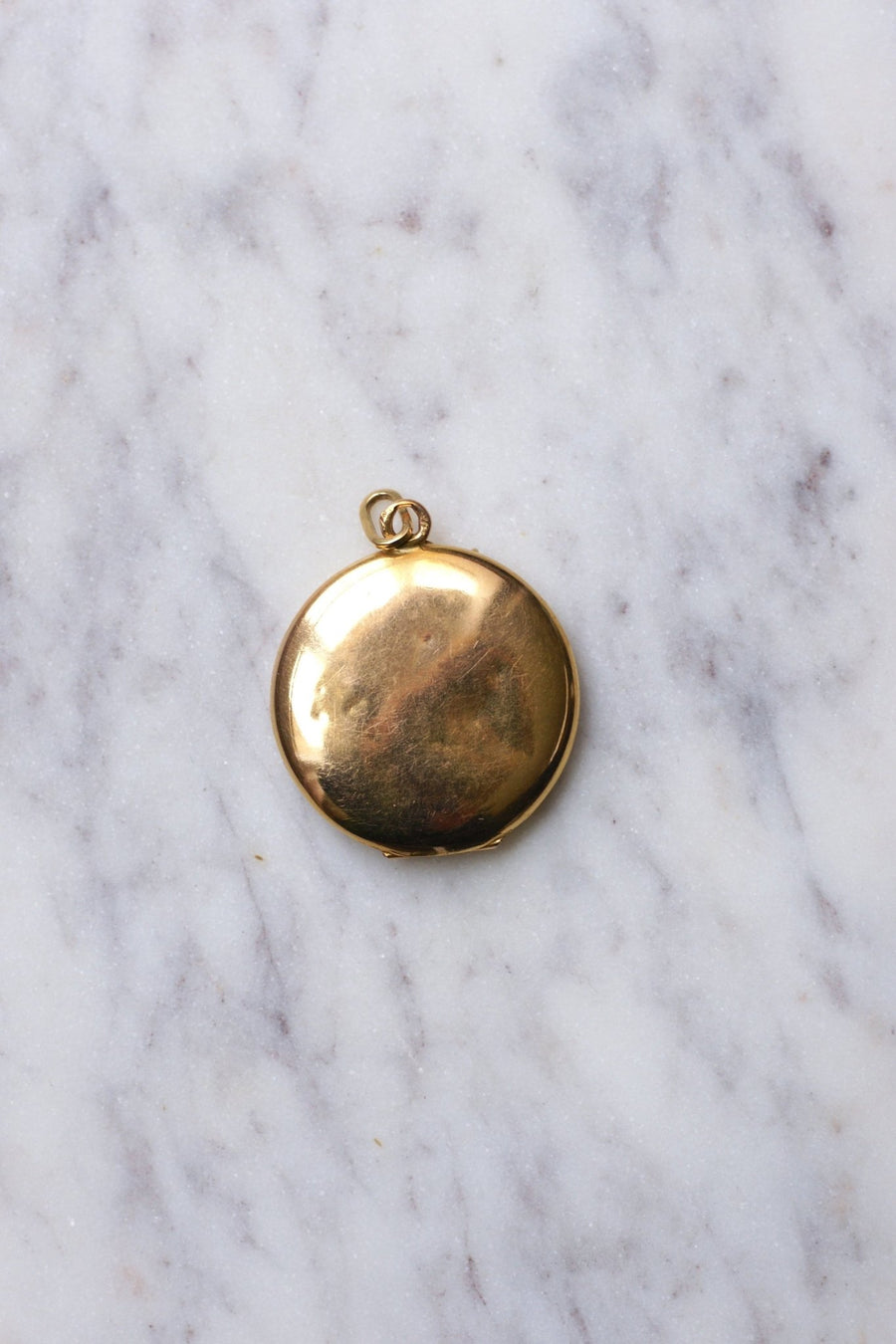 Antique round medallion pendant in yellow gold and diamonds - Galerie Pénélope