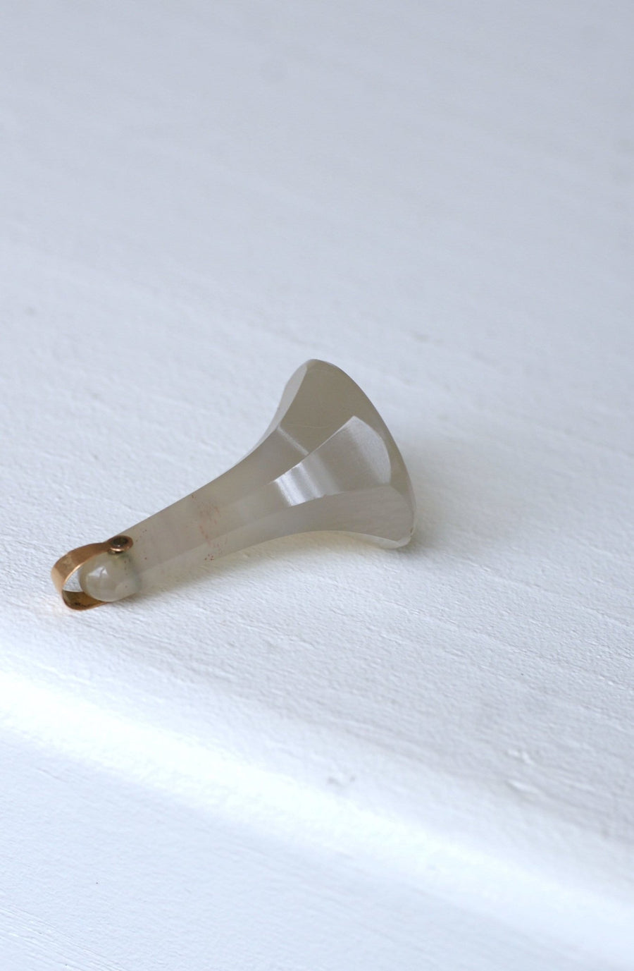 Yellow gold and chalcedony seal pendant - Penelope Gallery