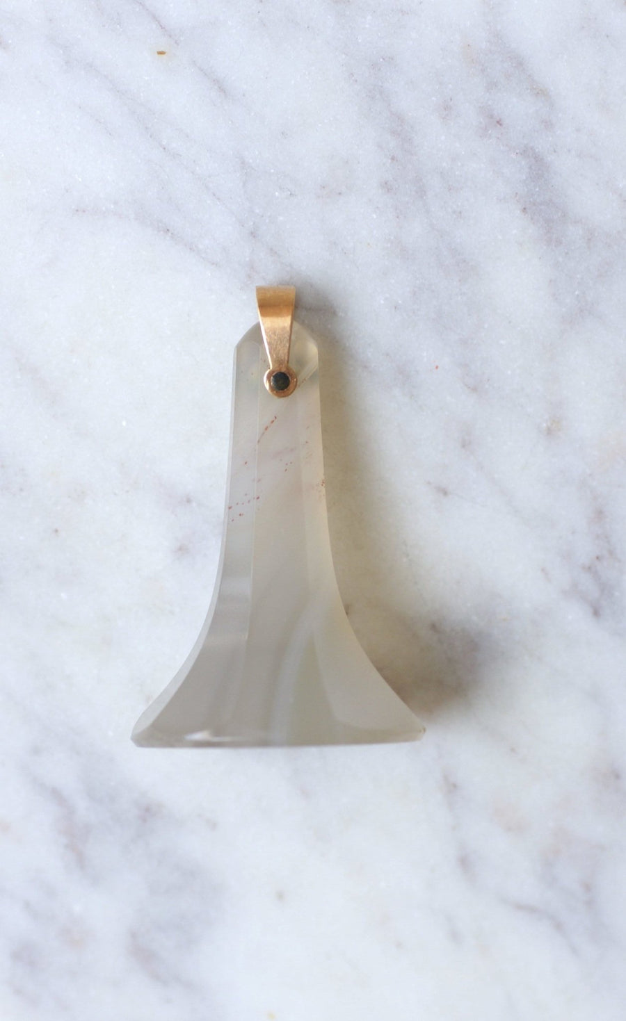 Yellow gold and chalcedony seal pendant - Penelope Gallery