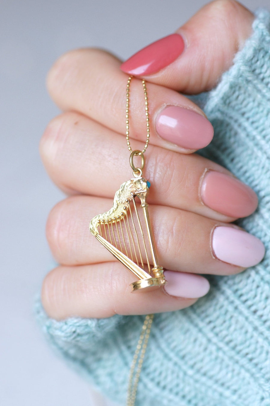 Yellow gold and turquoise Victorian harp pendant with secret compartment - Galerie Pénélope