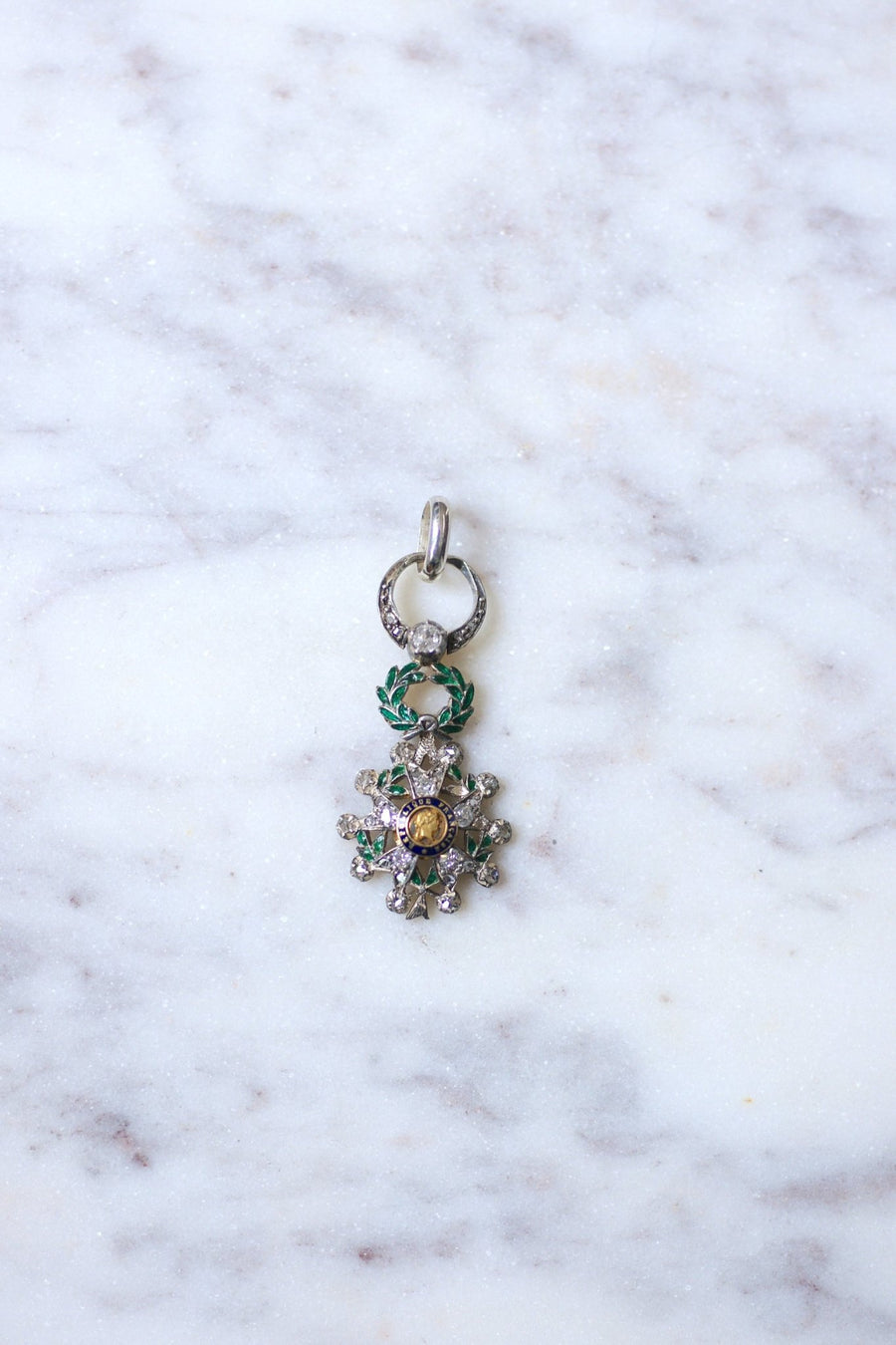 Gold, enamel and diamond Victorian Legion of Honor pendant - Galerie Pénélope