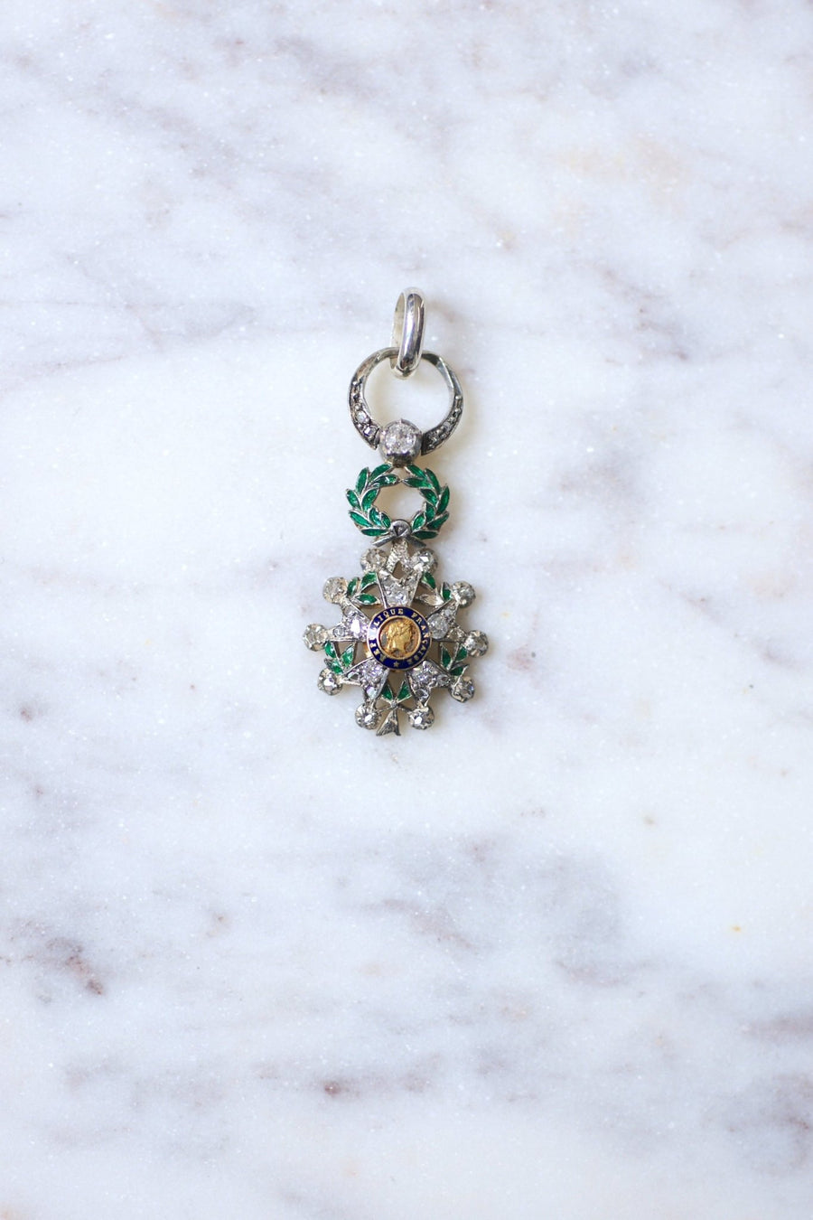Gold, enamel and diamond Victorian Legion of Honor pendant - Galerie Pénélope