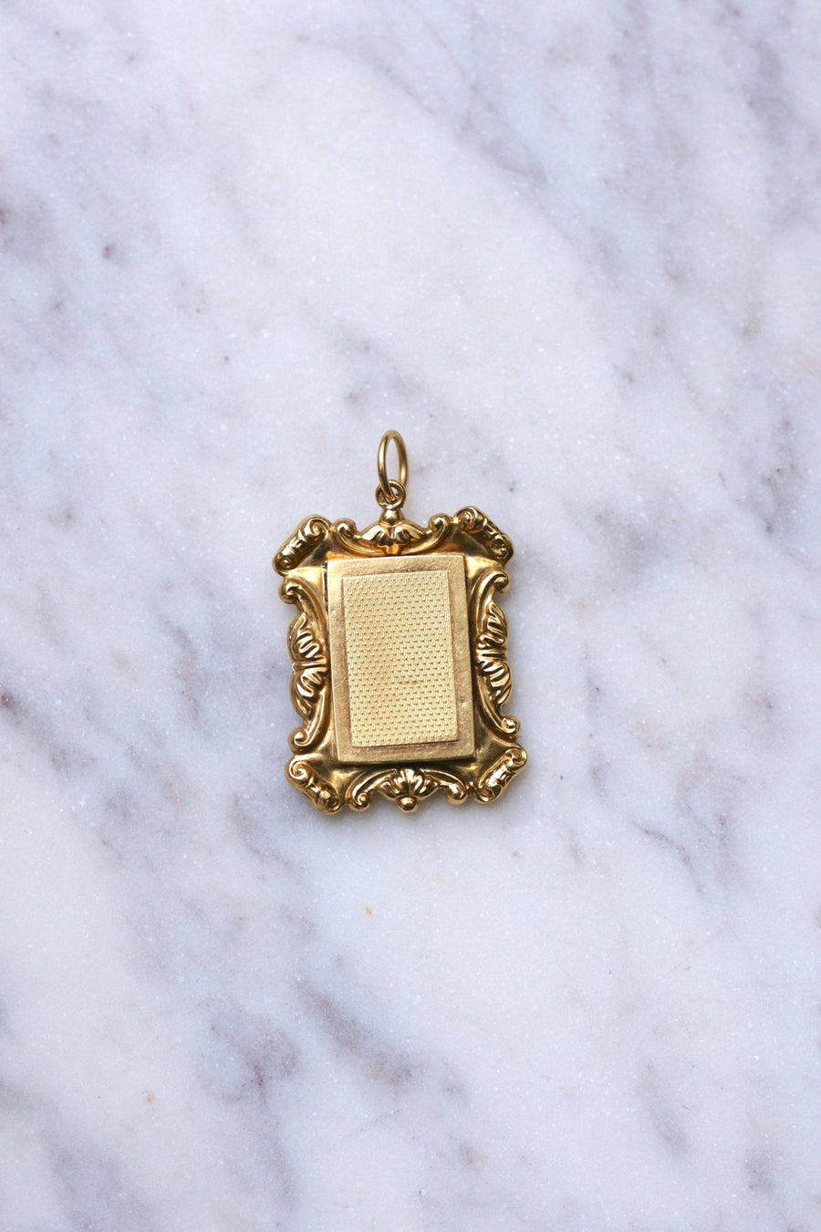 Antique vinaigrette pendant in yellow gold, Restoration period - Galerie Pénélope