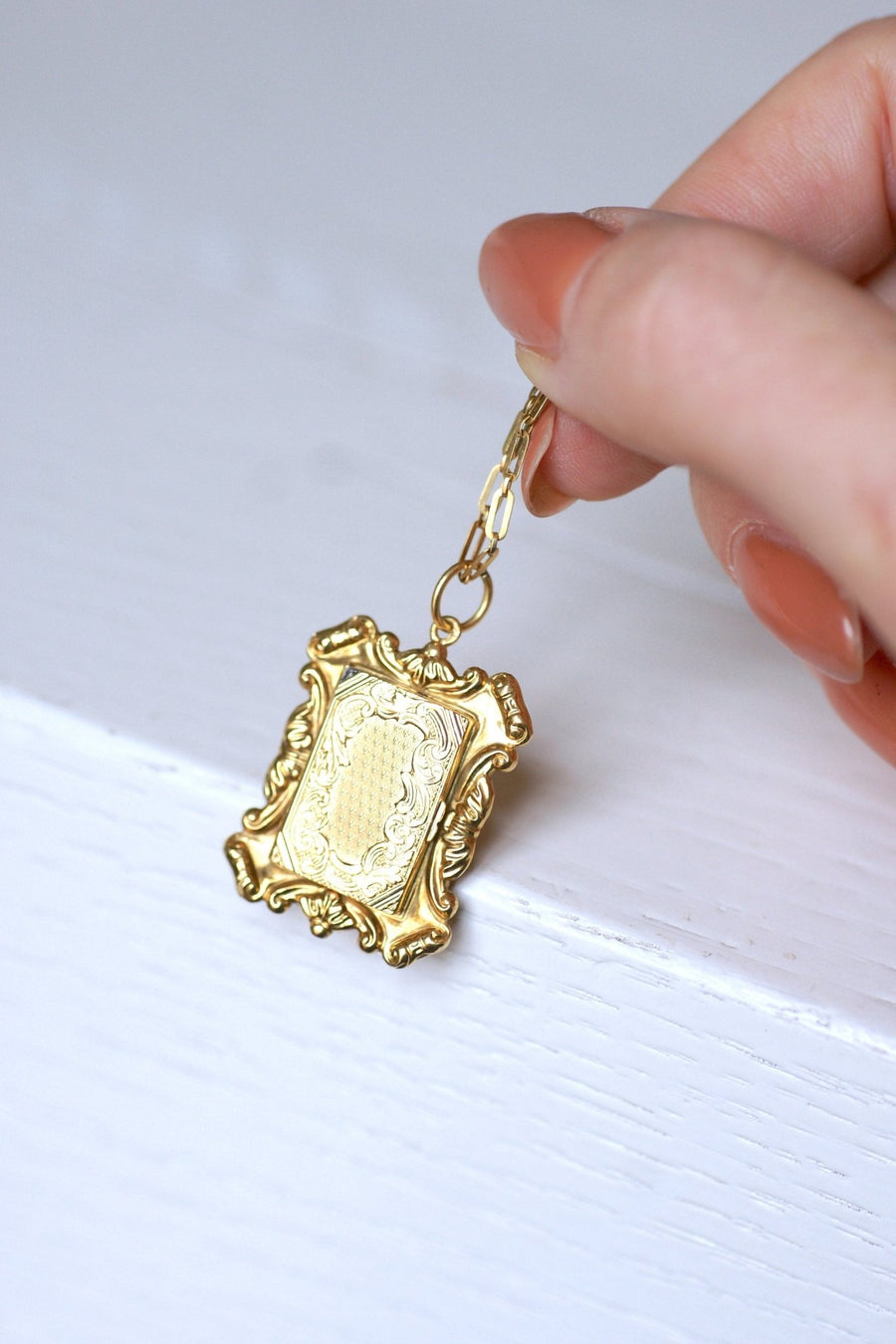 Antique vinaigrette pendant in yellow gold, Restoration period - Galerie Pénélope