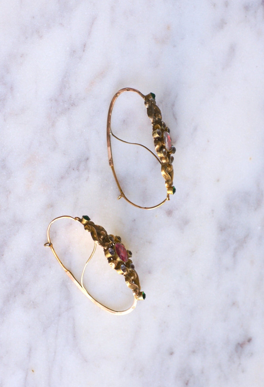 Gold and coloured stone fishes - Penelope Gallery